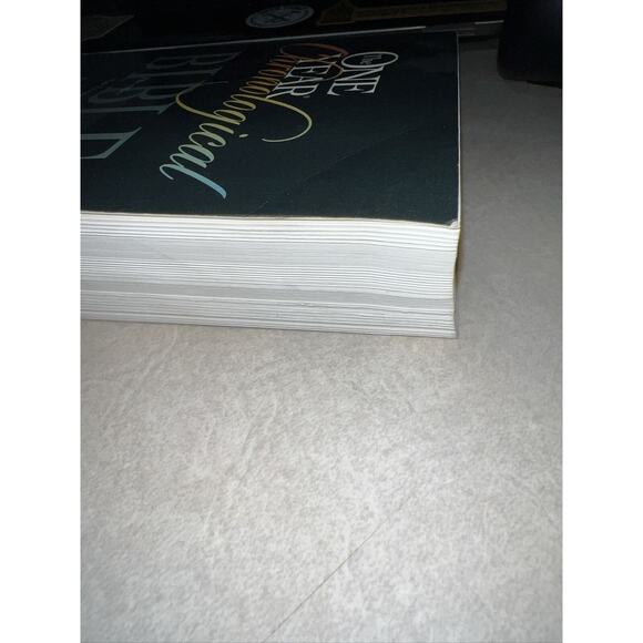 The One Year Chronological Bible NLT Paperback Tyndale New Living Translation - Picture 6 of 15